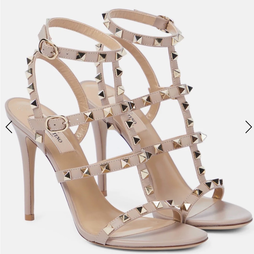 Valentino Garavani Rockstud Caged 100 Leather Poudre Sandals
